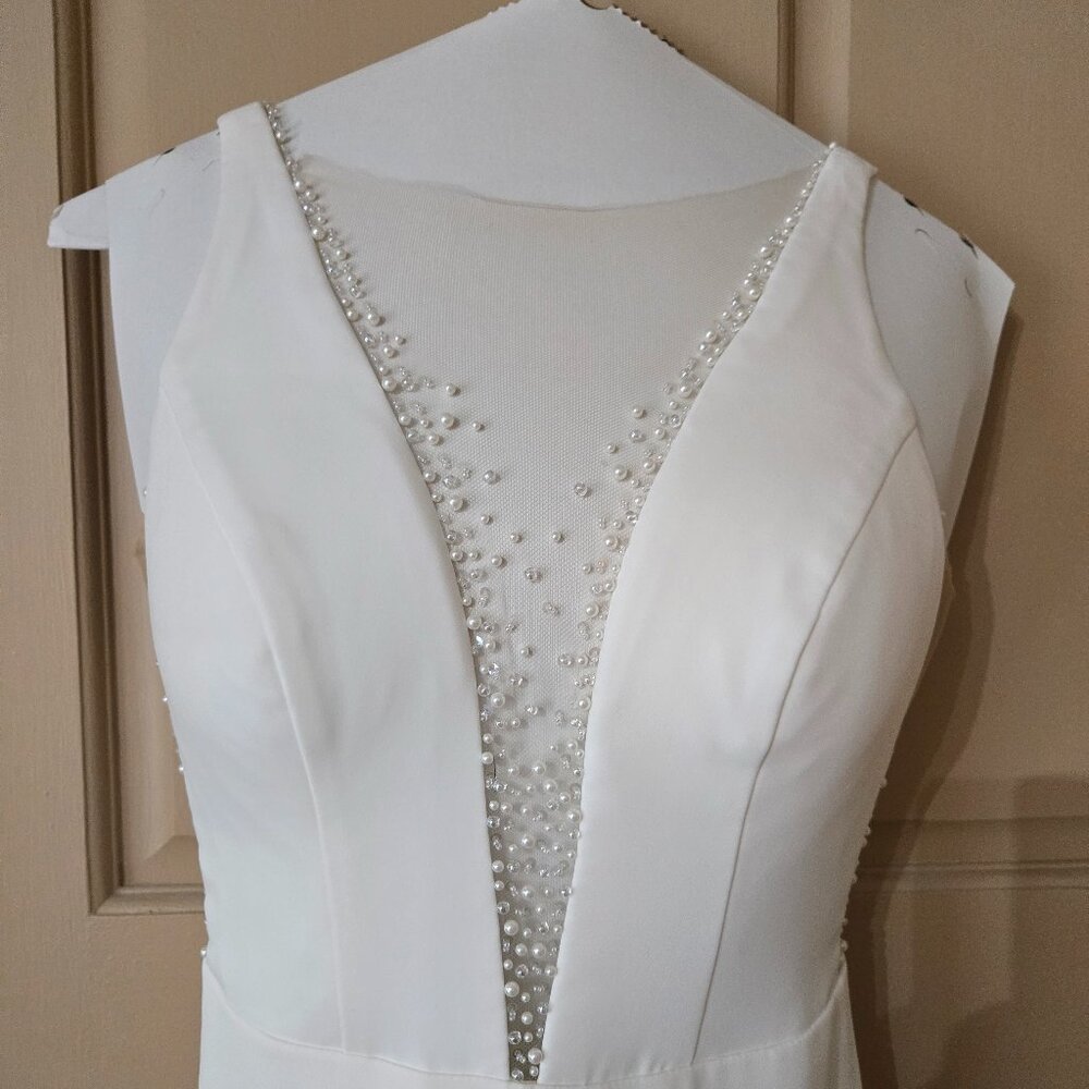 Essense of Australia Wedding Dress Style D3763 - Picture 8 of 15